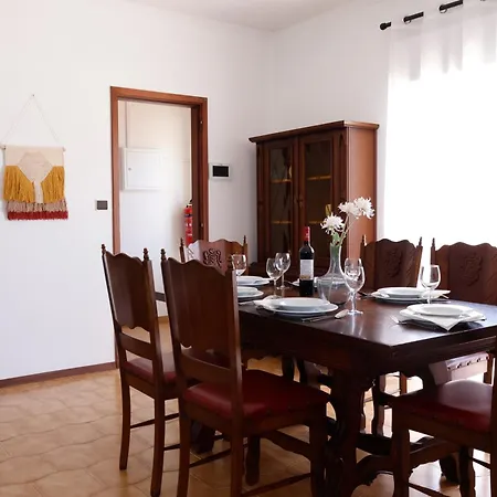 !private Outdoor Area! 300m-beach, 3br No Stairs São Martinho do Porto
