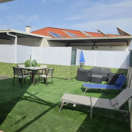 !private Outdoor Area! 300m-beach, 3br No Stairs Casa vacanze São Martinho do Porto